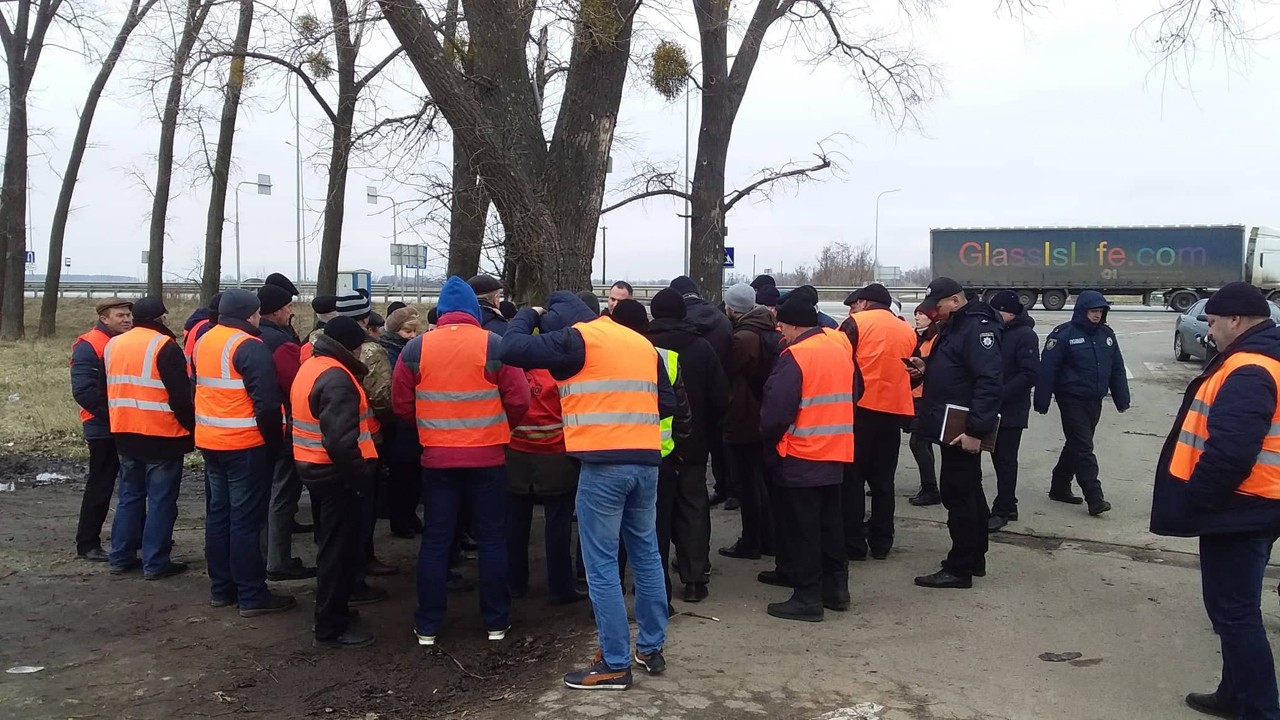 Дорожники збираються перекрити дорогу у Глибочиці через невиплату зарплати (ОНОВЛЕНО)