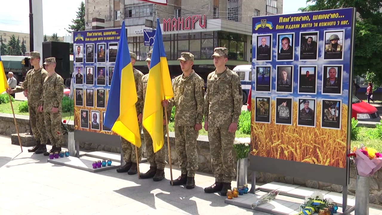У Житомирі відкрили стенди пам’яті героїв-житомирян, які загинули внаслідок російсько-української війни