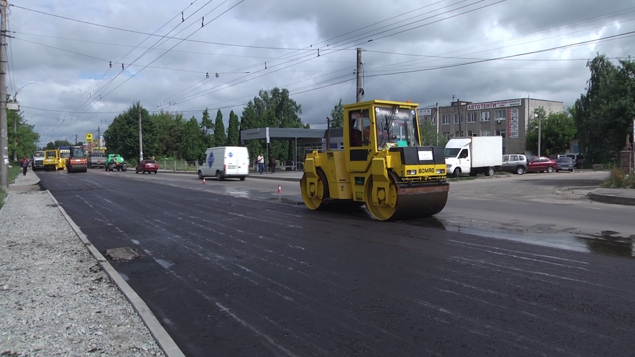 Підрядна організація, яка виконує ремонт вулиці Параджанова, не вкладається у графіки
