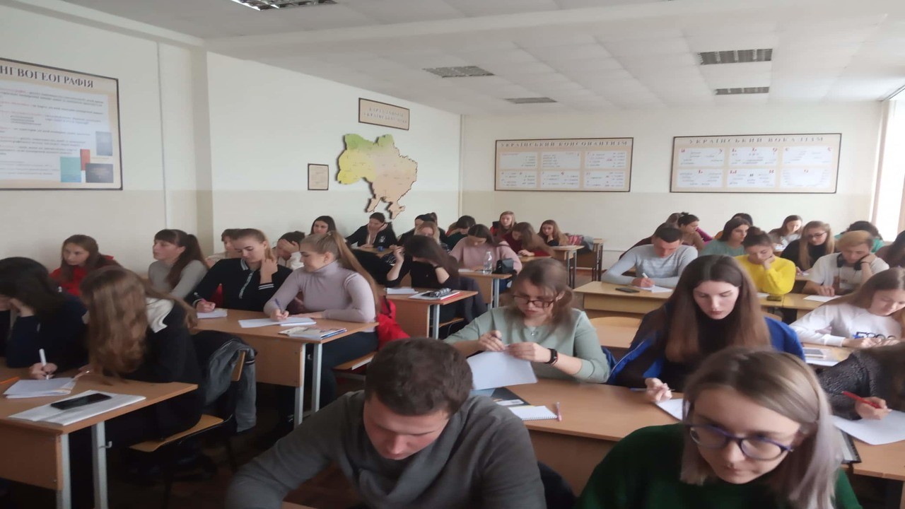 Студенти Житомирського держуніверситету писали радіодиктант єдності